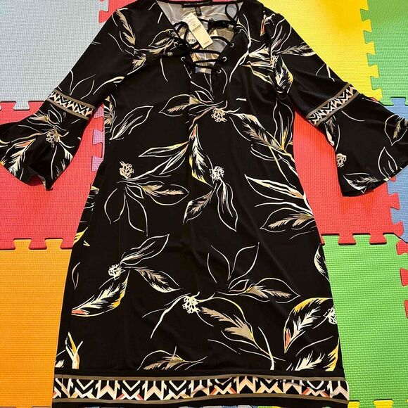 NWT White House Black Market Green Floral Bell Sleeve Dress A Line Small - Picture 1 of 6